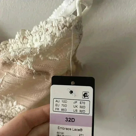 NWT Wacoal Embrace Lace Underwire bra 32D - Picture 3 of 5